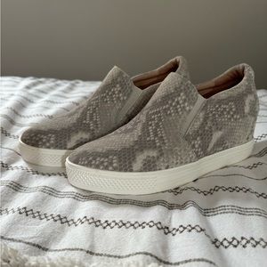 Caslon Gray Slip-On Sneaker Wedge Snake Print Women's Size 7.5